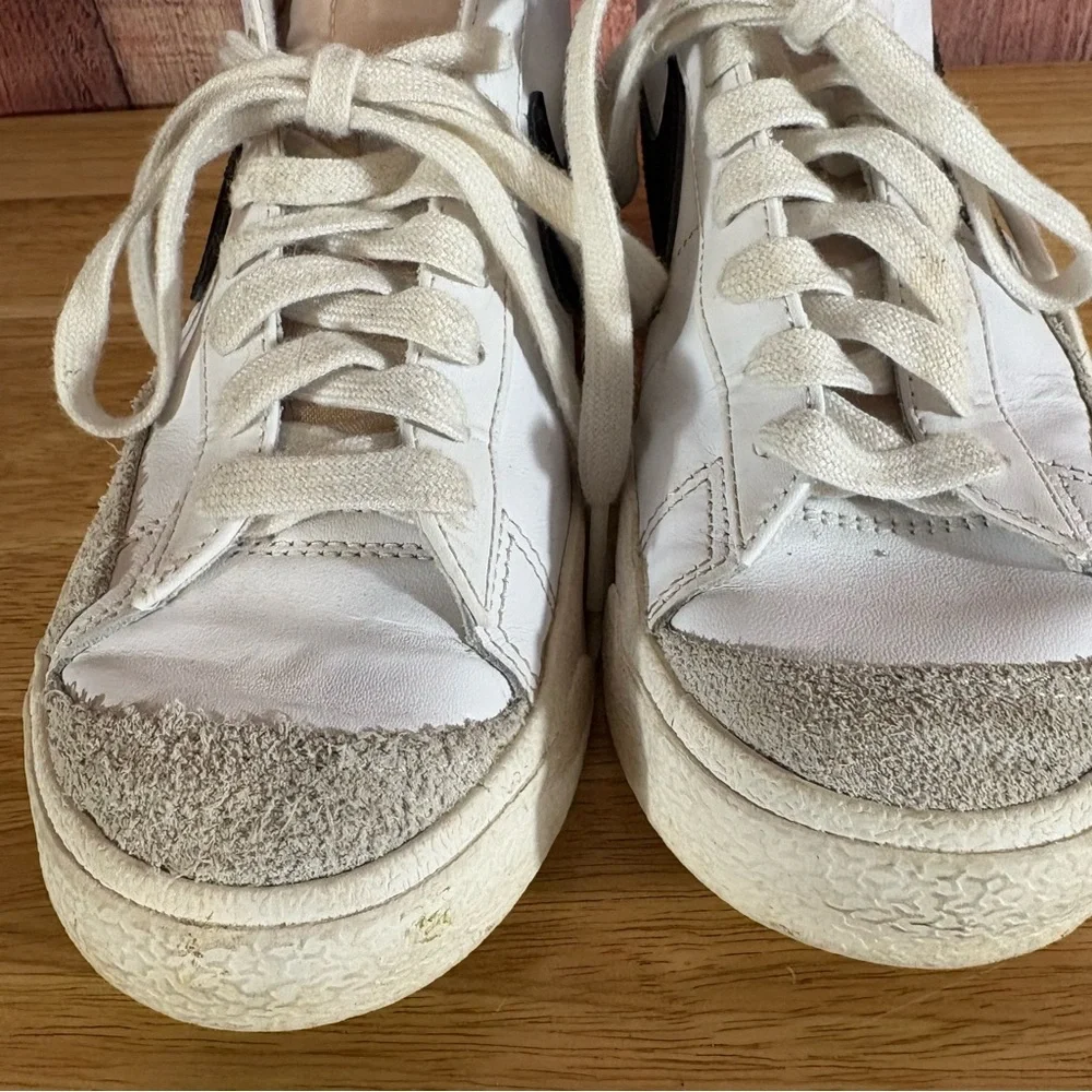 Nike White Blazer Mid 77‎ Sneakers Size 7